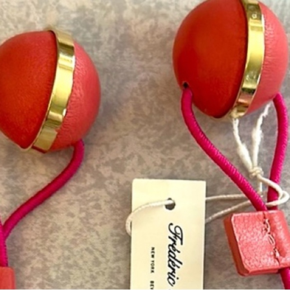 Vintage Frédéric Fekkai pink Leather Balls With Gold Trim Ponytail Holder 1 nwt - Picture 5 of 5